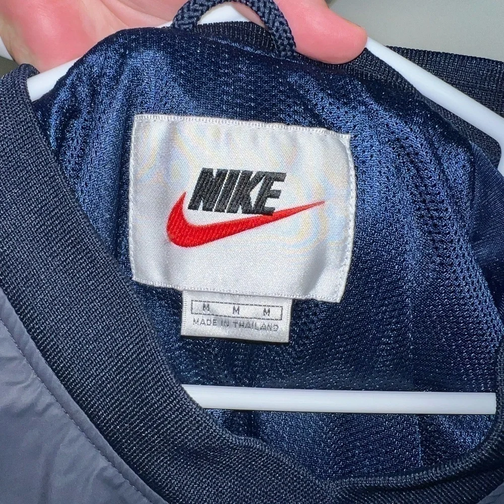 Vintage Unisex Nike Blue V-Neck Pullover Size Medium